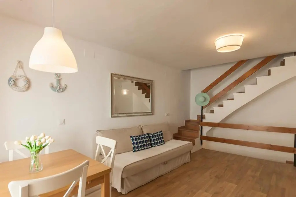 Lets Holidays Centric House with Parking