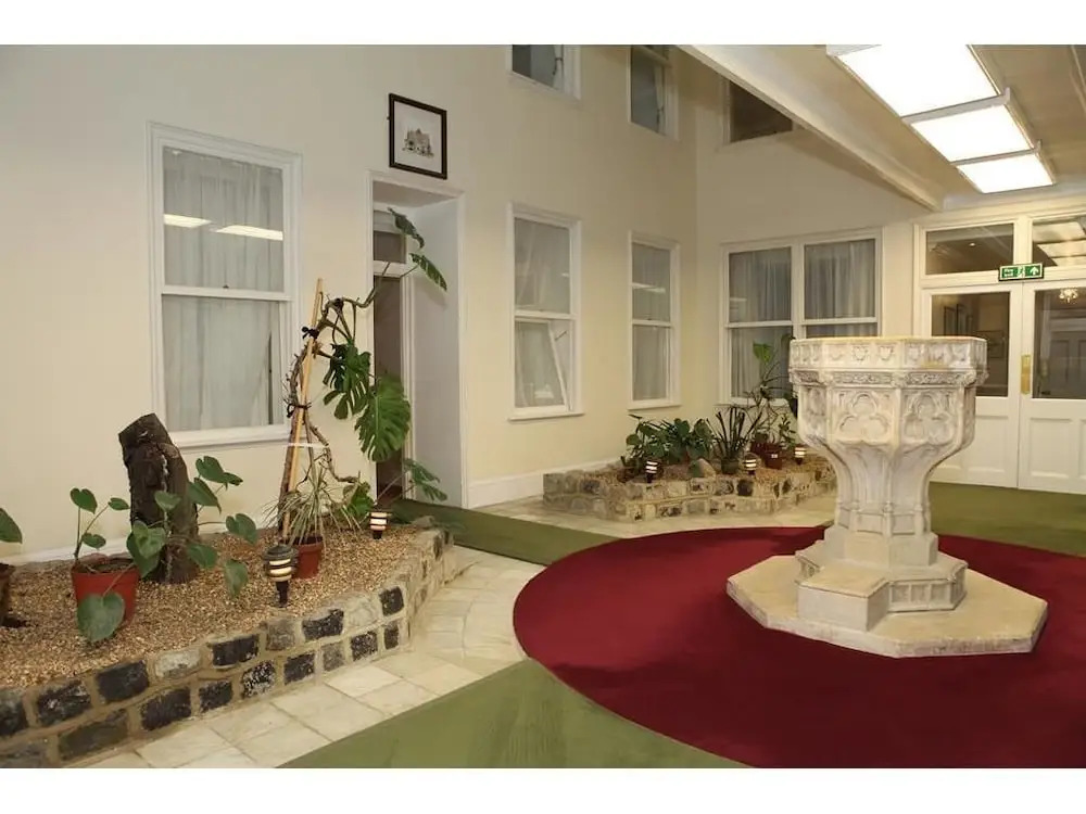 The Grand Burstin Hotel