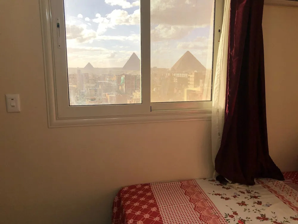Premier pyramids view