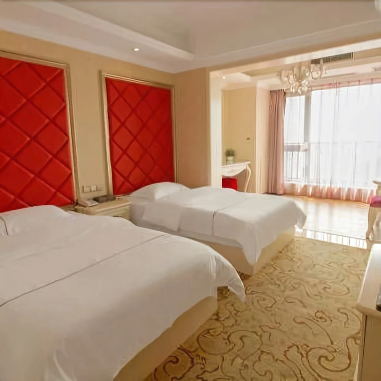 Yuntong Holiday Hotel