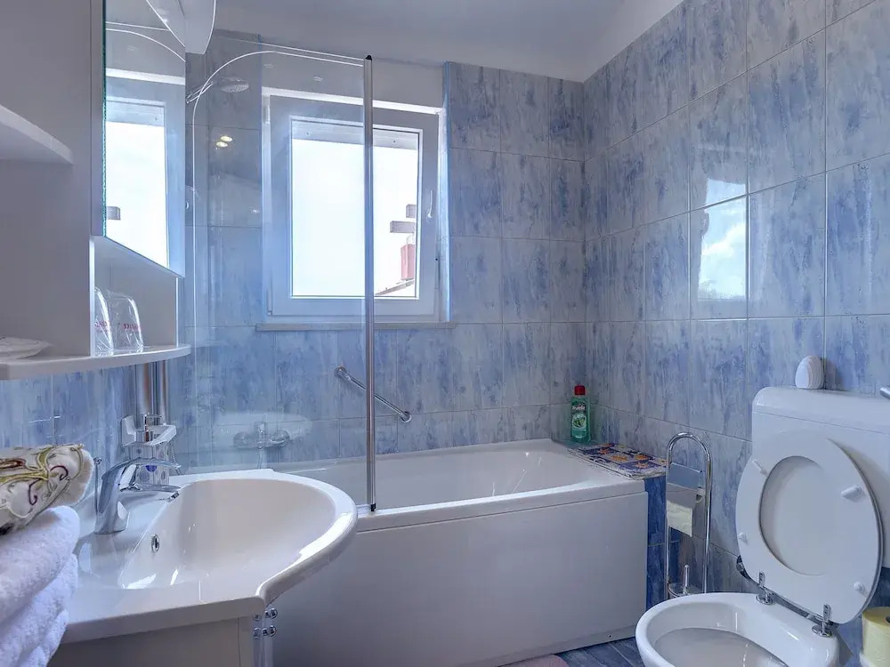 Villa in Bratulici With Pool Near Beach