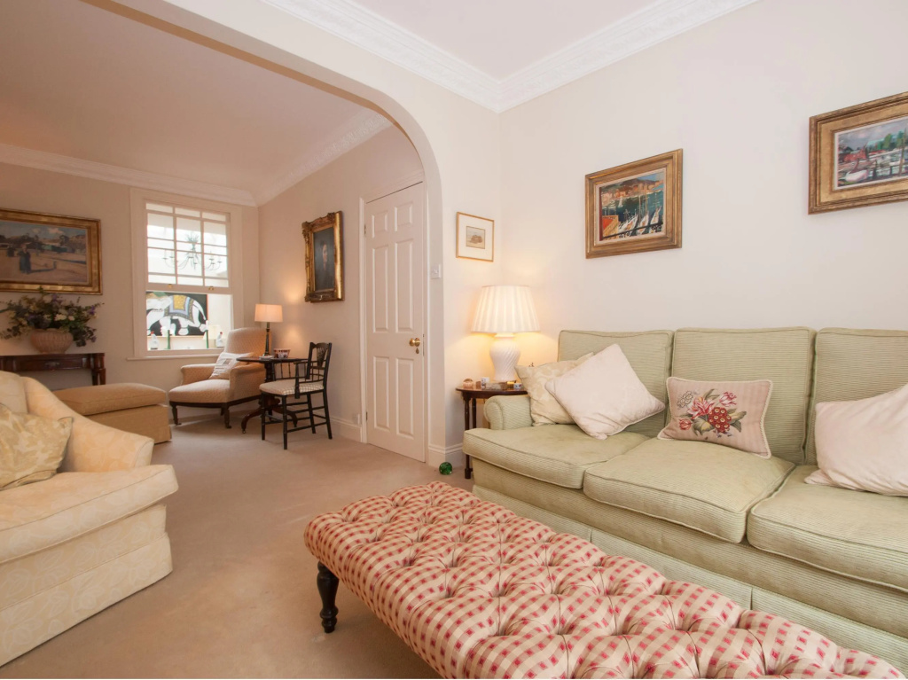 Veeve  Smith Terrace Pretty Mews House 3 Bed 2 Bath Chelsea