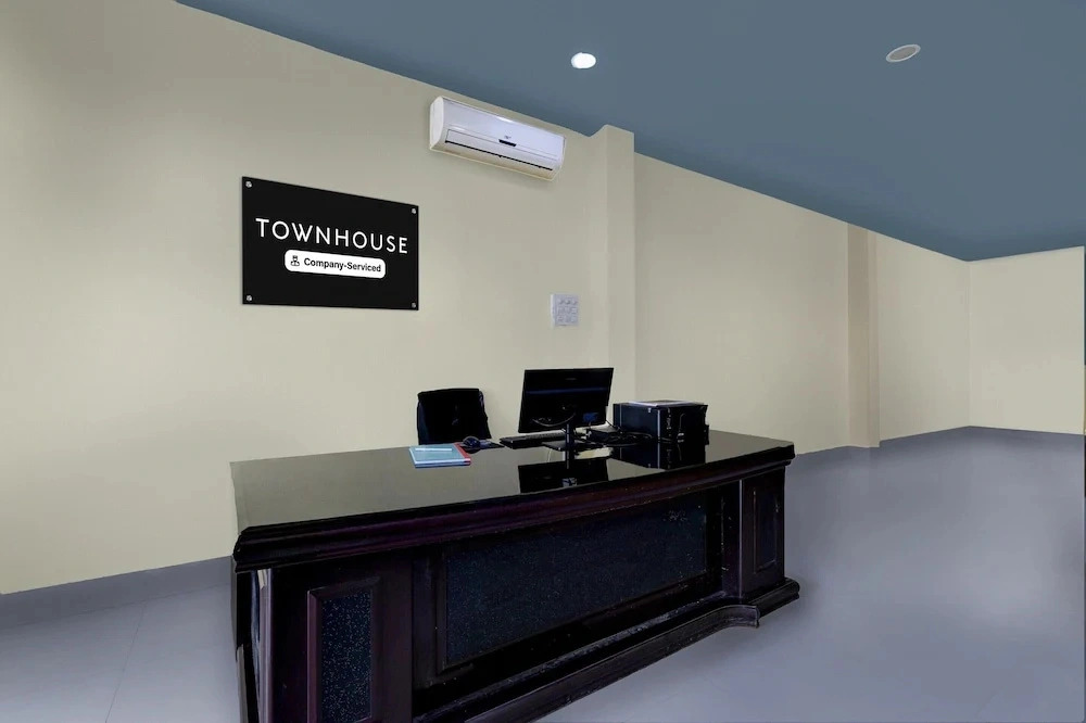 Super Townhouse Cherlapally Bus Terminal