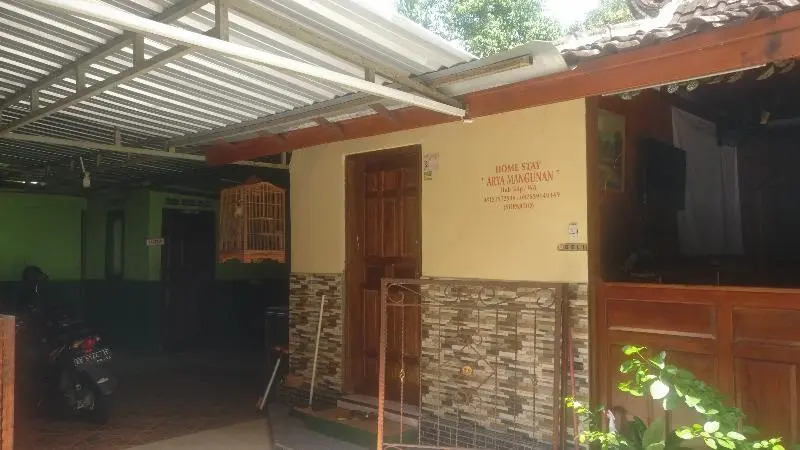 Homestay Arya Mangunan by ZUZU