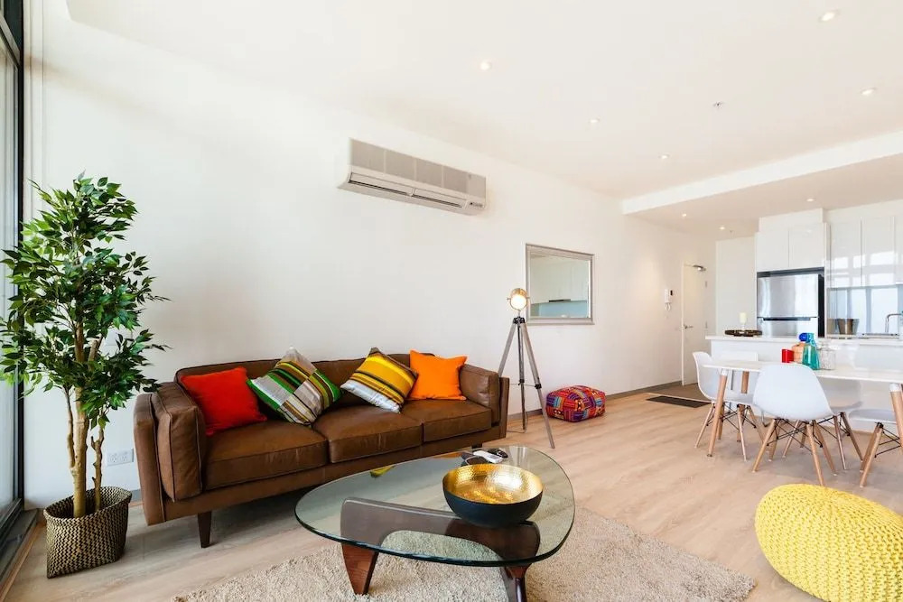LENA, 2BDR Southbank Apartment