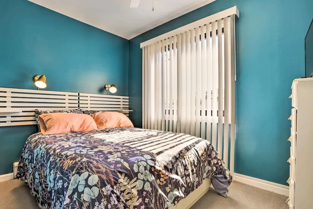 Vibrant Teaneck Home ~ 12 Mi to Manhattan!