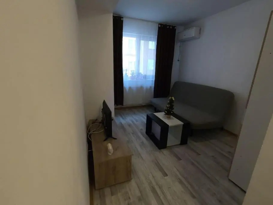 Garsoniera cu balcon