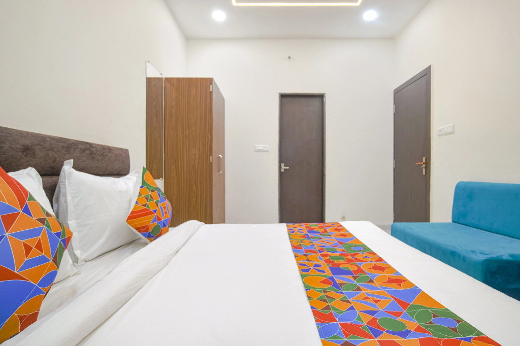 FabHotel Grand Giriraj