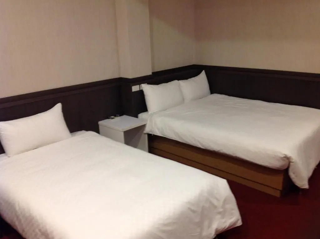 Long Cherng Hotel