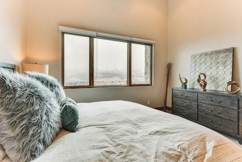 Luxe Eden Gem w/ Hot Tub: 6 Mi to Powder Mountain!