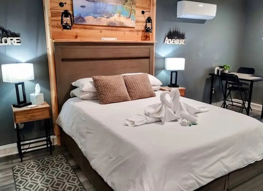 Tahoe Studio Spa With Hot Tub and Sauna