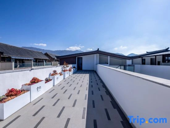 Yueshi · Yunyue Holiday Villa Designer Luxury Resort Hotel (Sunshine on Golden Mountain View Store)