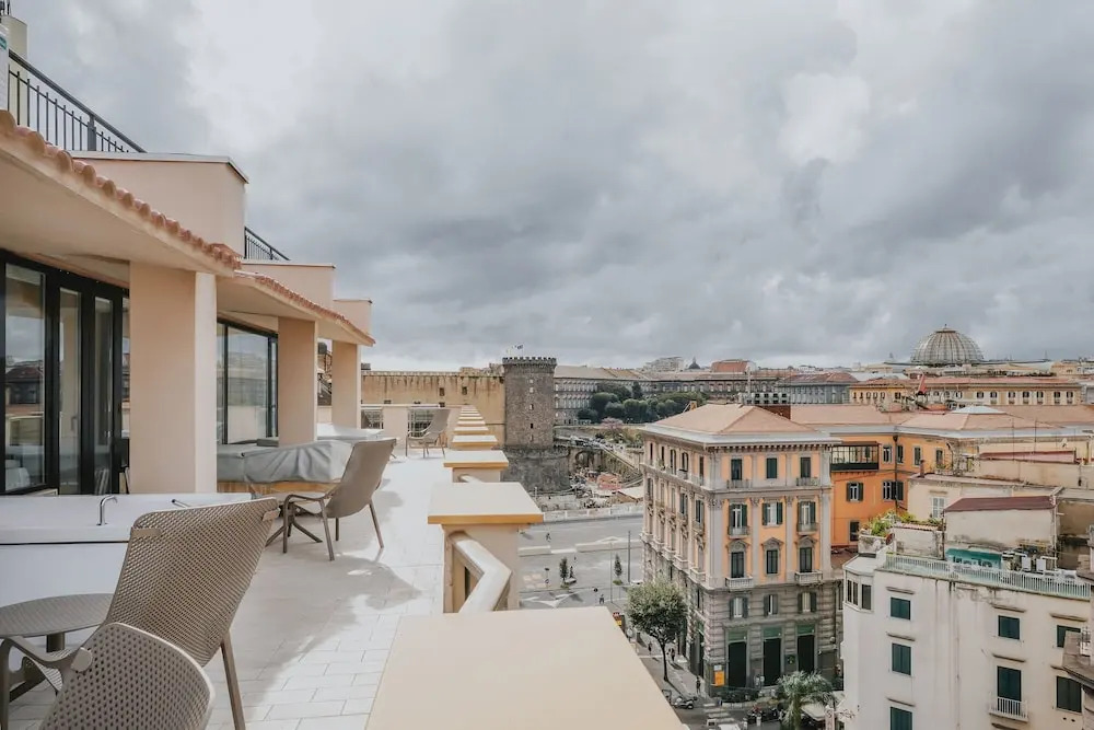 POETICA BOUTIQUE SKY HOTEL