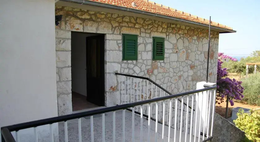 Apartments and Rooms Batoš