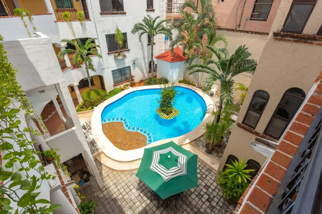 Great Location, High Speed Internet, Beach Club