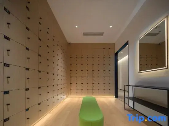 Youshi Hostel (CBD International Exhibition Center Zhongyi West Road Subway Station)