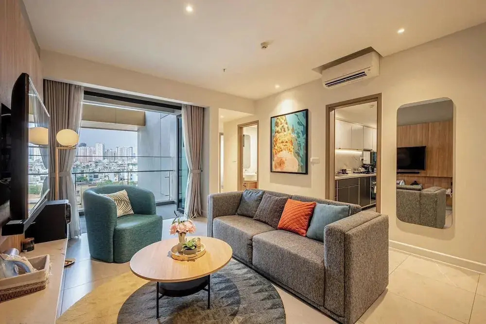 Quiet Luxury Suite with Balcony - City View - Zenity District 1