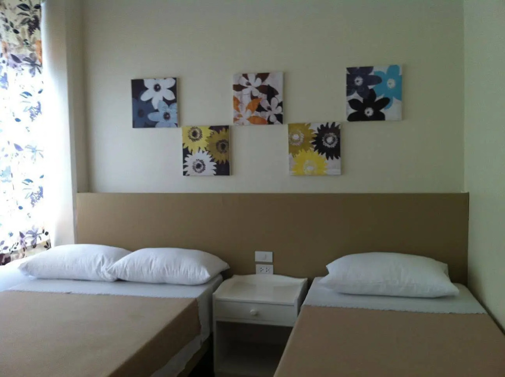Myras Family Inn