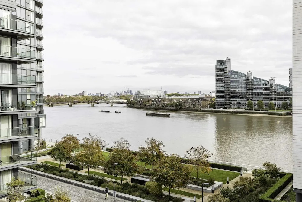 Beautiful 4 Bed Abode Near Imperial Wharf