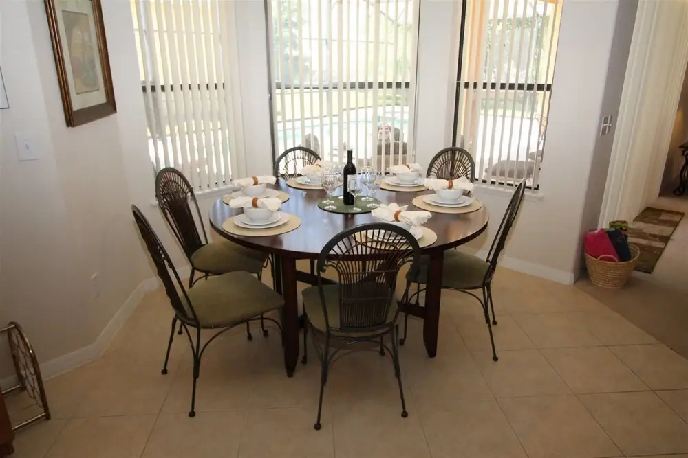 Large 5 bed Pool Home With Excellent Privacy - 440
