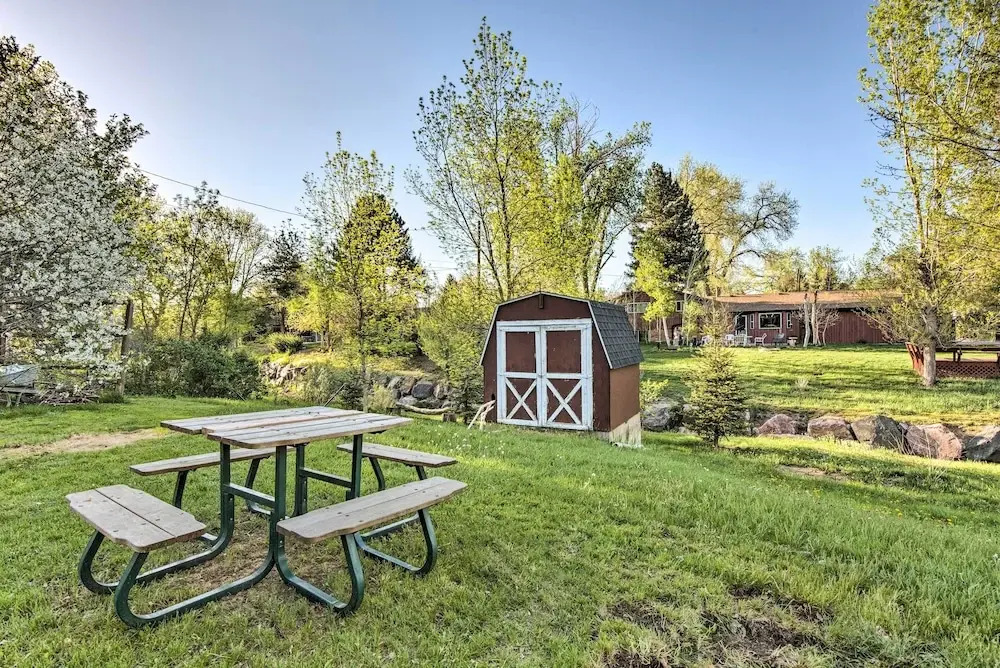 11 Mi to Denver Zoo: Lakewood Studio w/ Fire Pit!