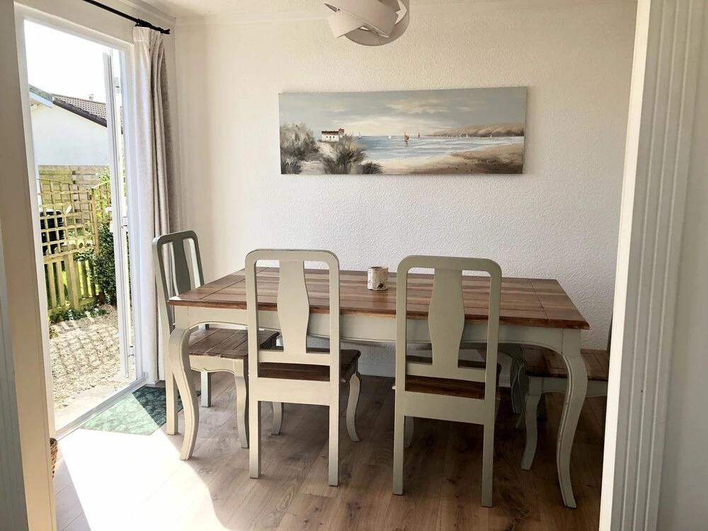 Newly Refurbished Stunning 4-bed Chalet nr Padstow