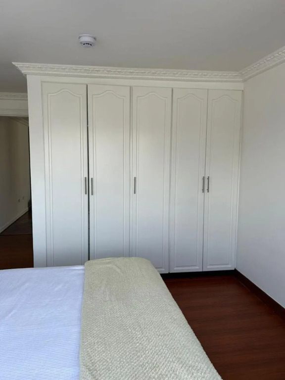 Cómoda suite amoblada nueva a estrenar, con vistas Sector La Carolina, aparcamiento privado