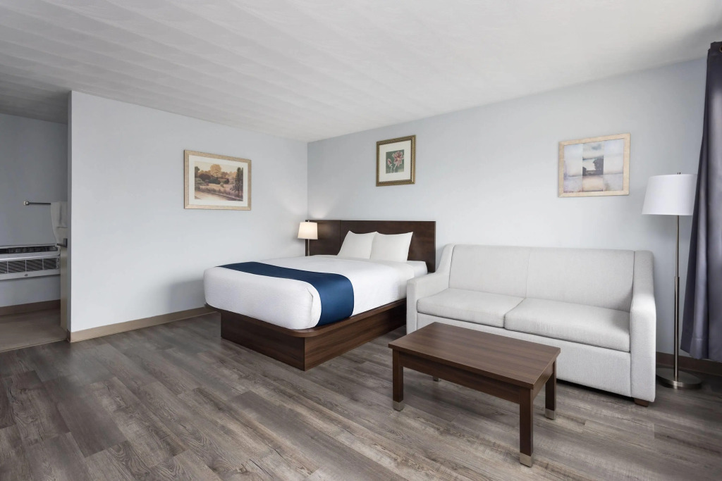 Travelodge by Wyndham Cochrane Ontario