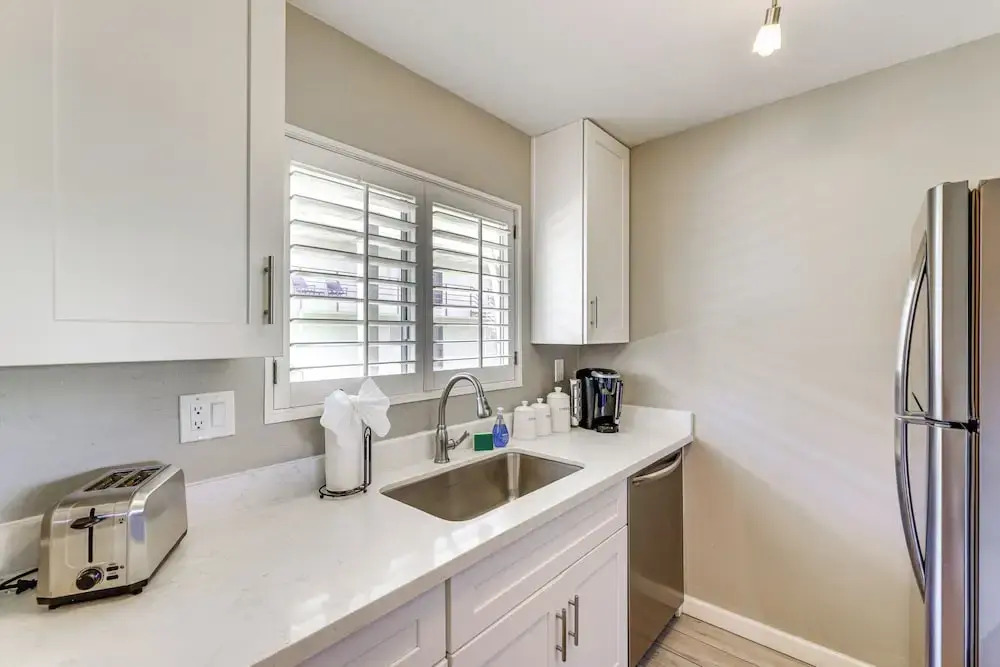 Unwind Poolside, Walk to Old Town! Scottsdale Unit