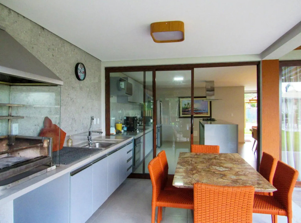 Casa incrivel c piscina e lazer Praia do Forte BA