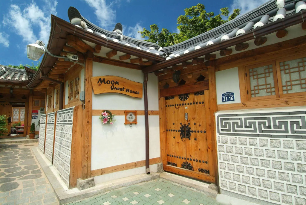 Moon Hanok Guesthouse