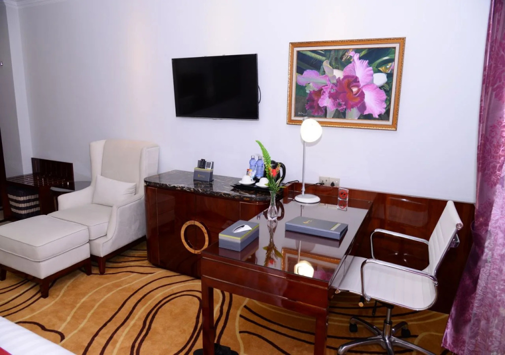 Royal Hinthar Hotel