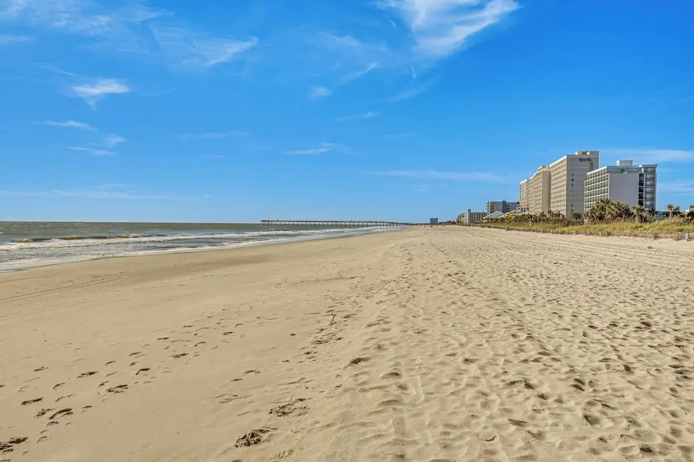 Walk to Shore: Myrtle Beach Home w/ Pool Access!