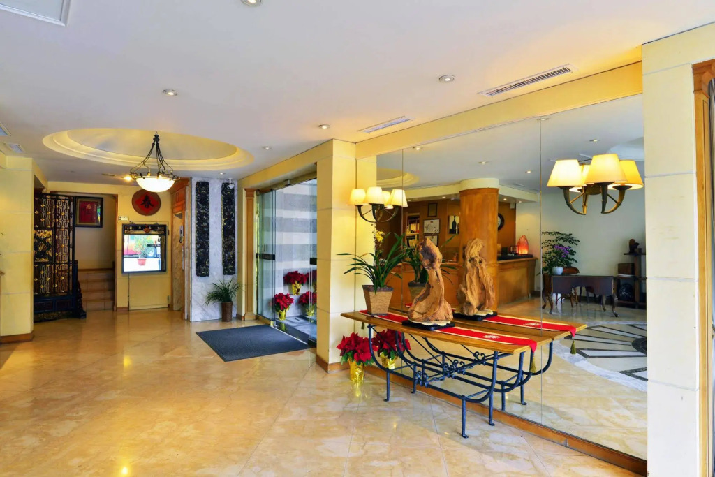 Apollo Hotel