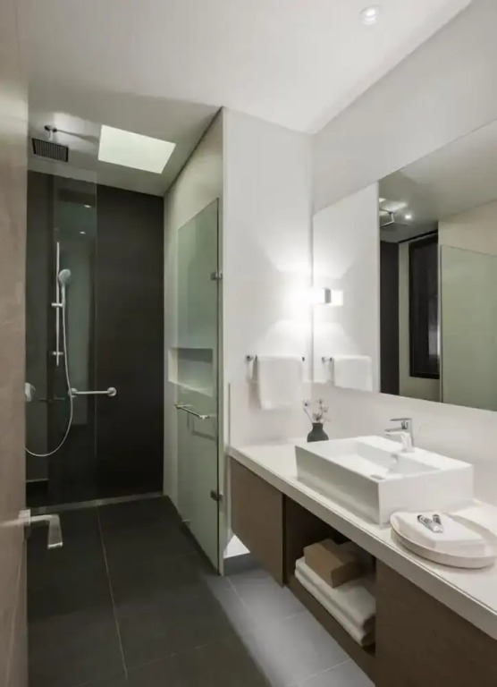 w Bright 1BR w View in El Nogal
