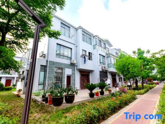 Shanghai National Exhibition and Convention Center Villa