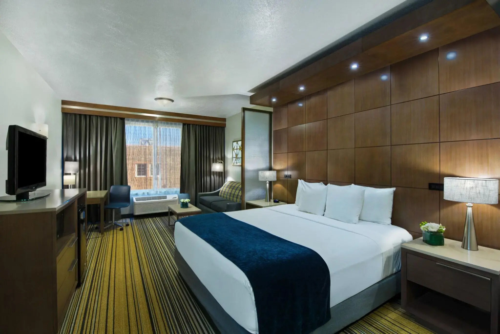Oxford Suites Spokane Downtown
