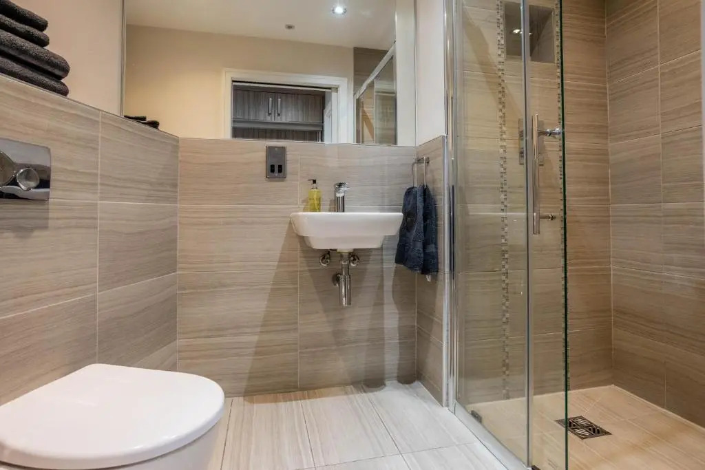 35 Cocoa Suites (parking included!)