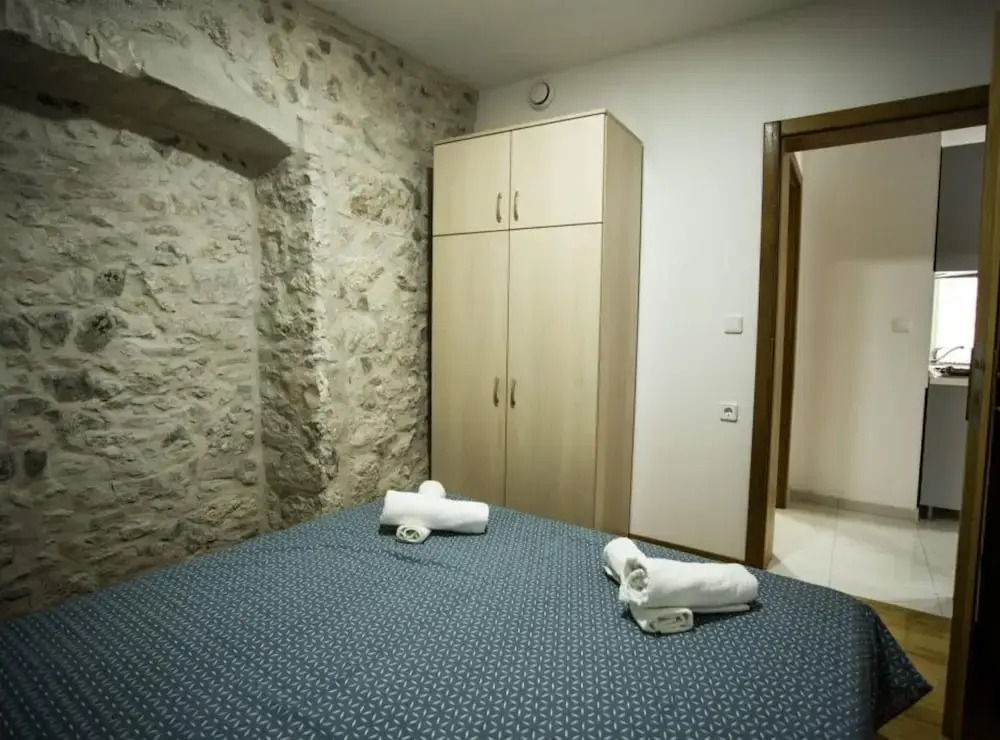 Apartments Stone House Murter