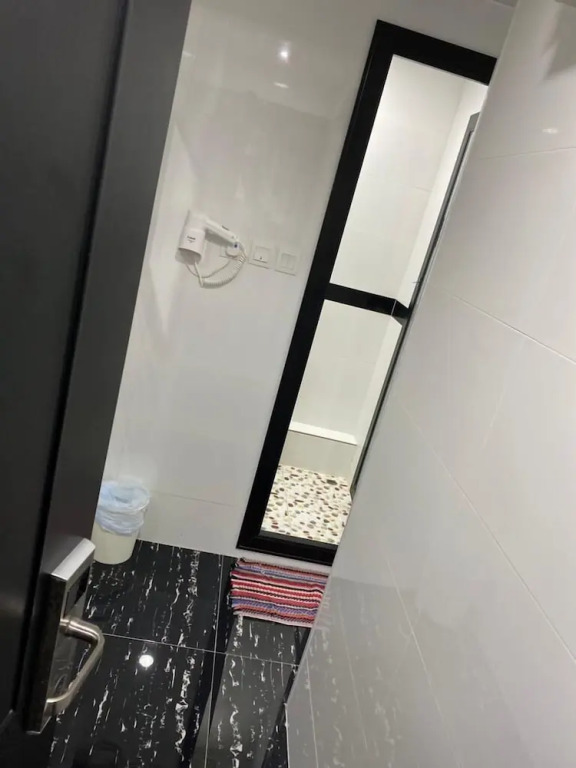 New Day Night Hostel RECEPTION 24 HOUR BLOCK D CHUNGKING MANSION TSIM SHA TSUI KOWLOONN