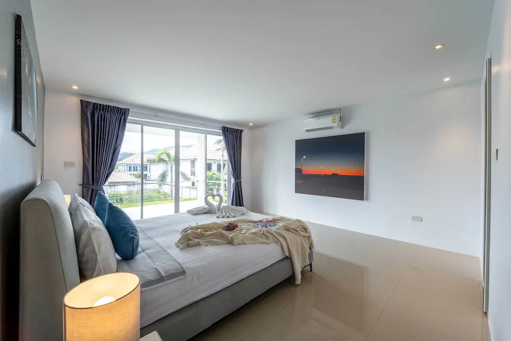 Modern 4 Bedroom Pool Villa in Good Location VY