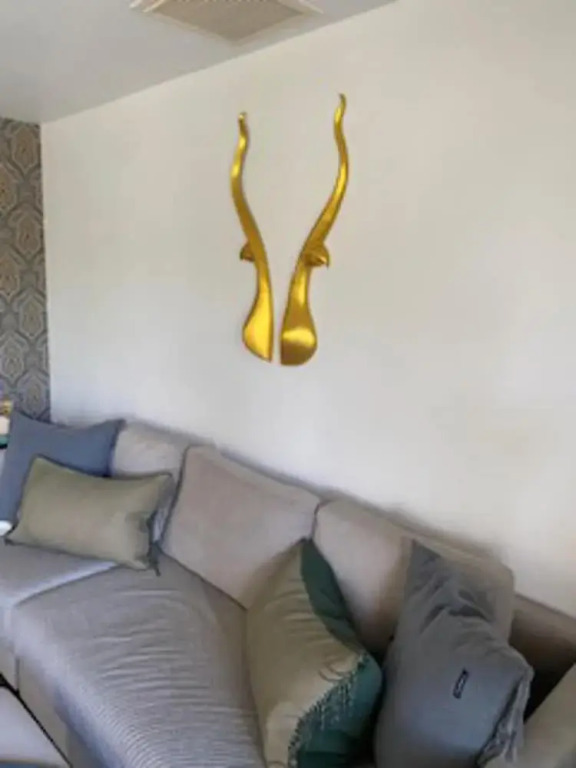 2Bed Villa - Sleeps 4 - Poolside Wifi Near Beach