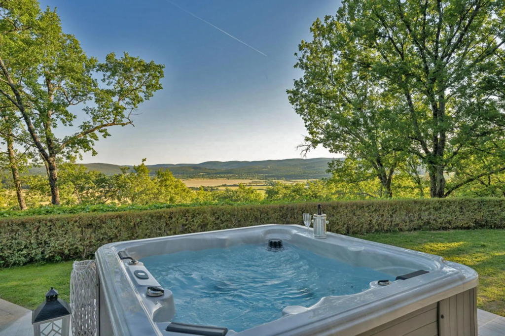 Villa Relais at the gates of Chianti-Relais "Le Fornacelle"