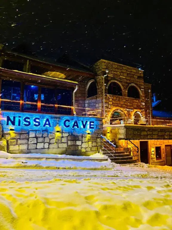 Nissa Cave