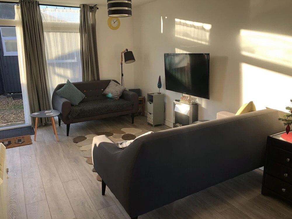 Pebbles 144 South Shore 2 bed chalet 2 dog friendly, sleeps 4
