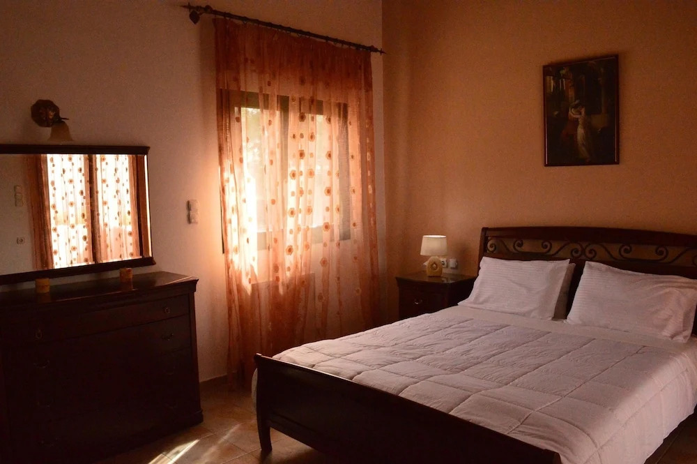 Villa With 7 Bedrooms in Agia Pelagia, With Wonderful sea View, Privat