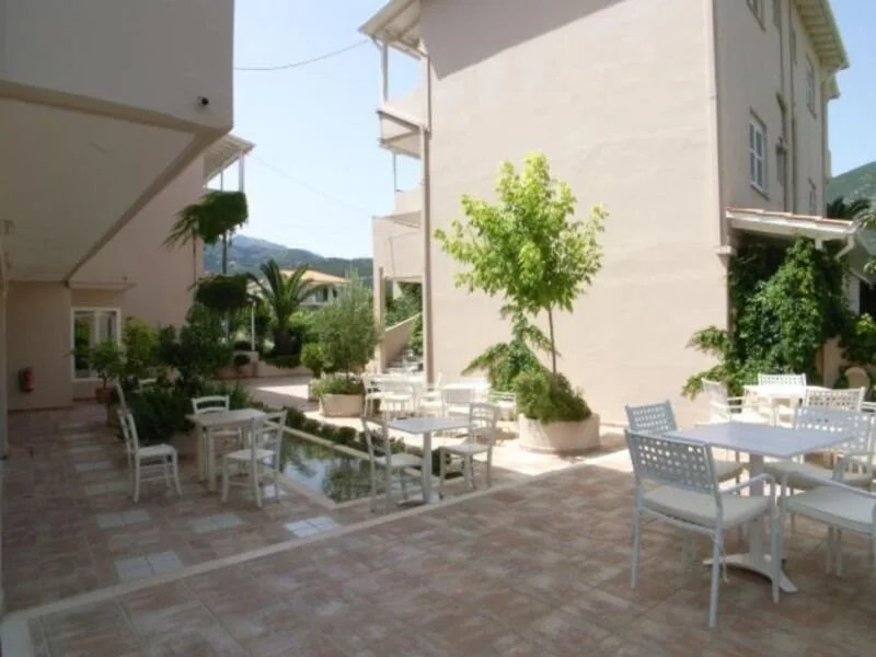 Happyland Hotel Apartments