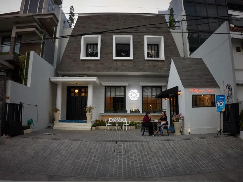 Mooi House By Ziri