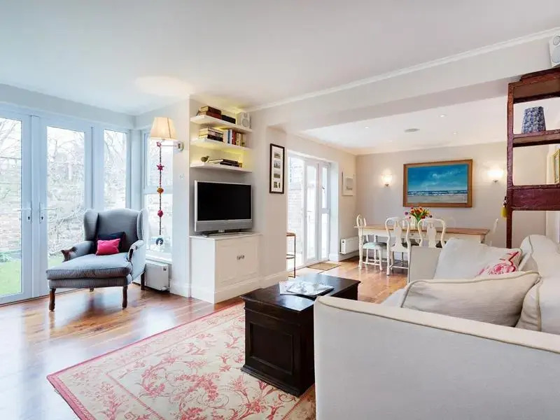 Veeve  Flat Lots Road Chelsea