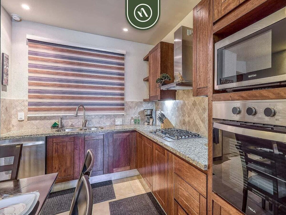 Amazing 1 BR Condo - Rooftop Pool - Bay View